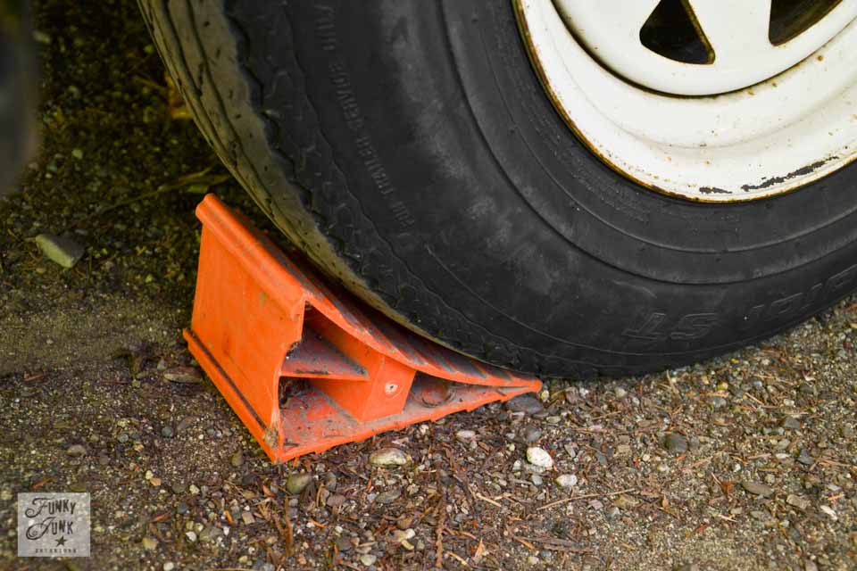 Tips for camping in a travel trailer - about tire chocks