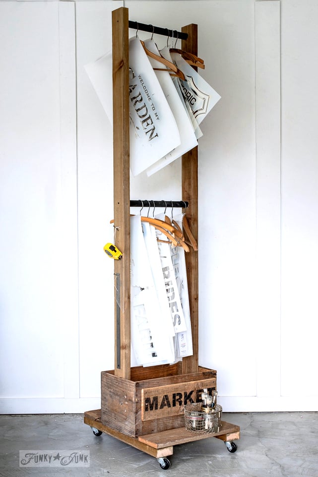 DIY CLOTHES HANGER ORGANIZER 