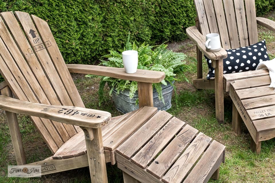 How To Make over An Adirondack Chair Pallet Style with stencils