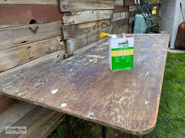 How to make a whimsical potting bench with a chicken coop nesting box ...