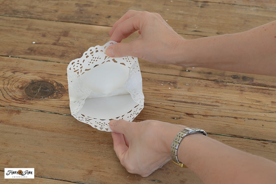 make paper snowflakes from doilies