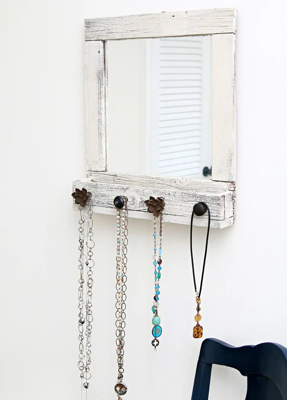 old knobs jewelry hanger - featured on New Upcycle Ideas 819