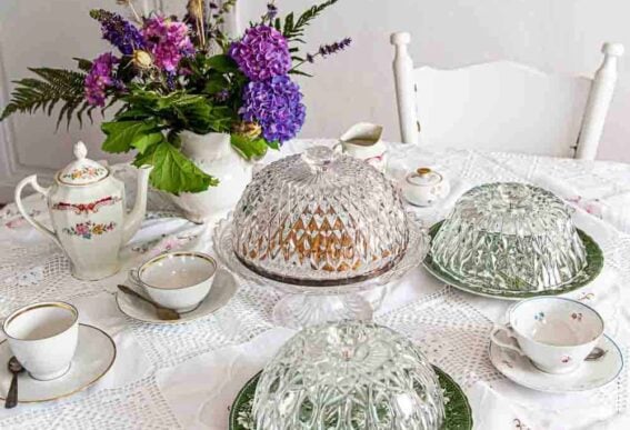repurpose-crystal-bowls-cake-domes
