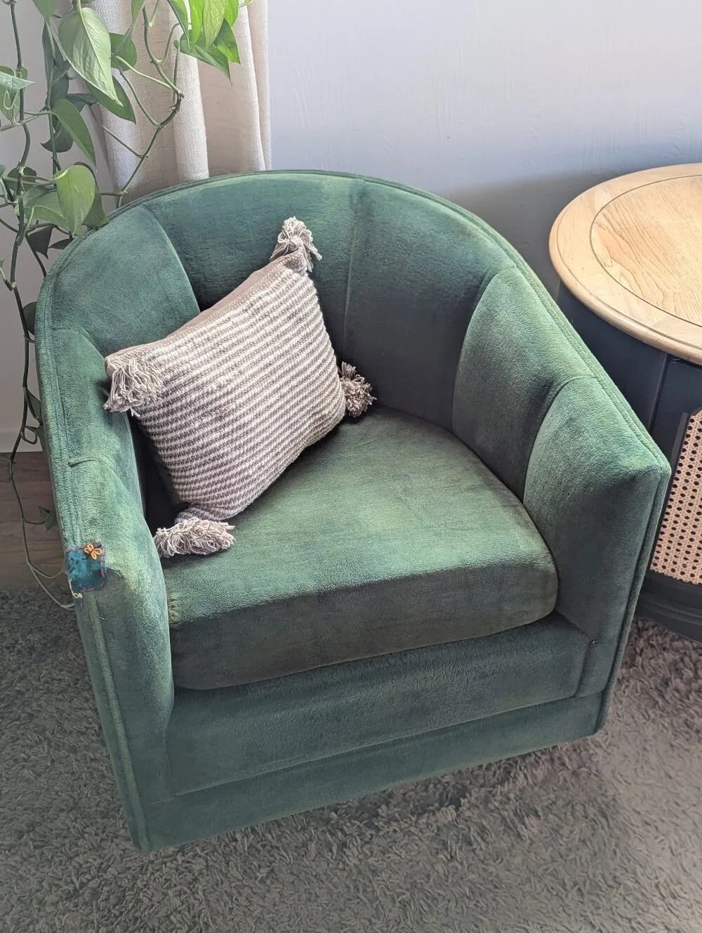 Paint-staining an old chair by Little Vintage Cottage featured on New Upcycle Ideas 842