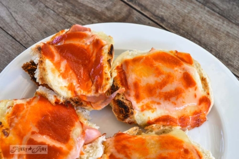 Spaghetti sauce buns - a teen favorite! via Funky Junk Interiors