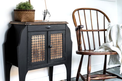 Black sidetable with stenciled Houndstooth wood panels-006