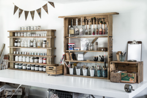 easy paint shelf with shipping crate stamp stencils-012