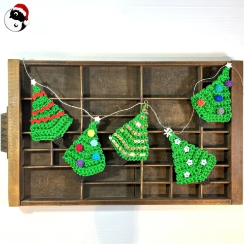 Crochet Christmas Tree garland with pattern