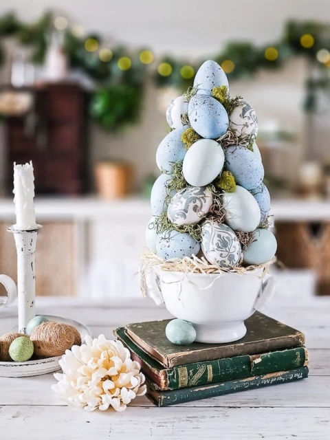 Easter egg topiary