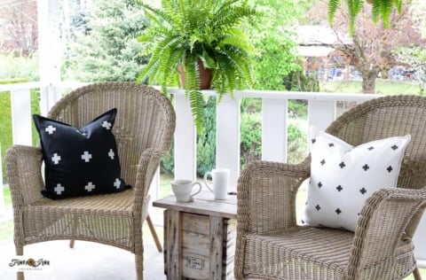 diy cross pattern decorative pillows with stencils11